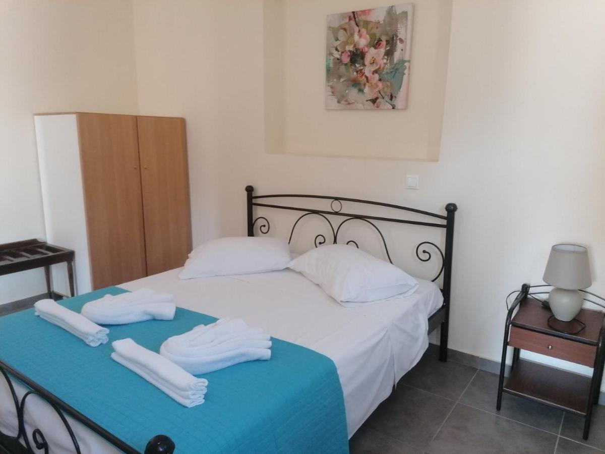 Ionion Fos Aparthotel Nikiana Bagian luar foto