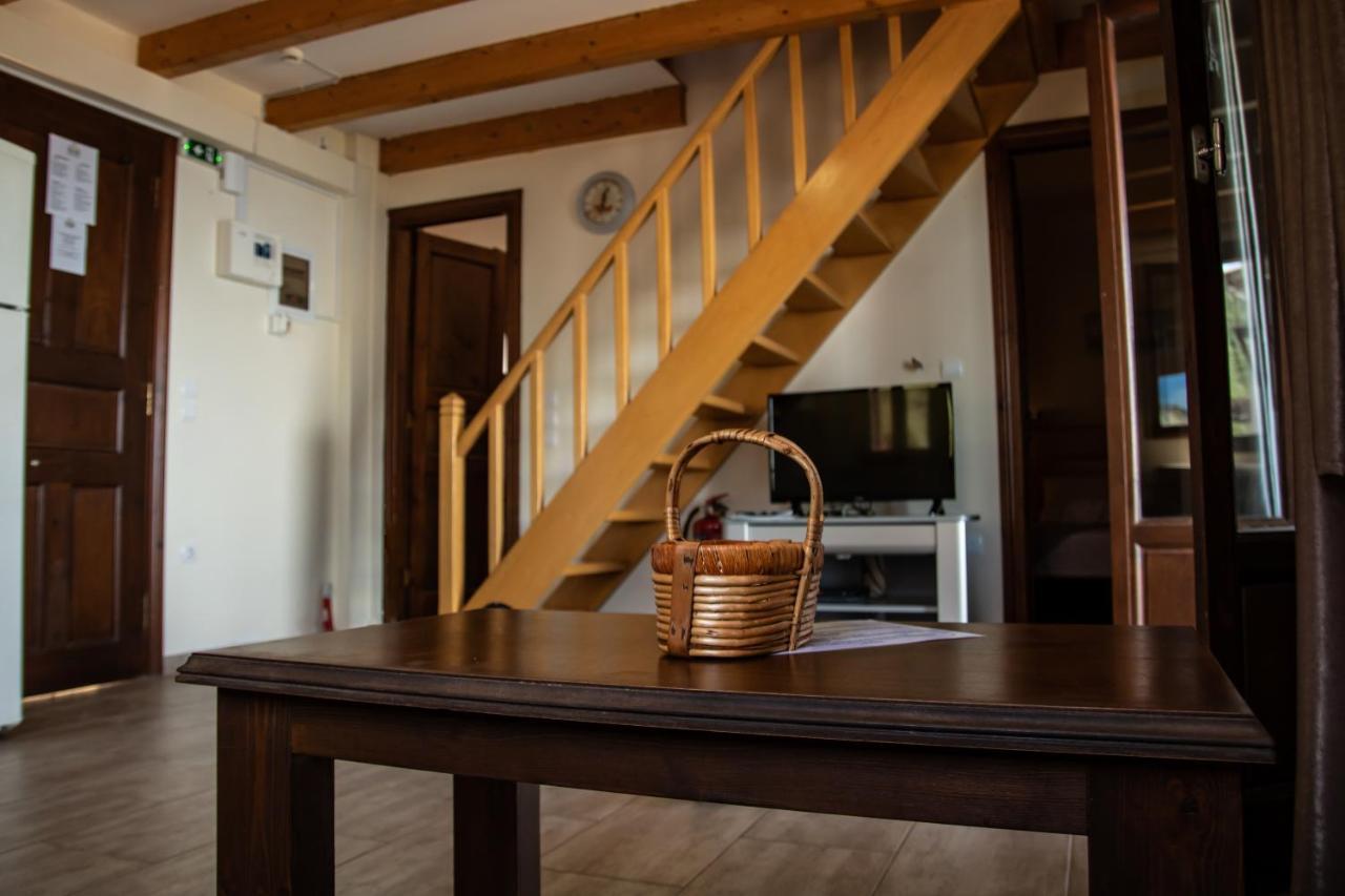 Ionion Fos Aparthotel Nikiana Bagian luar foto