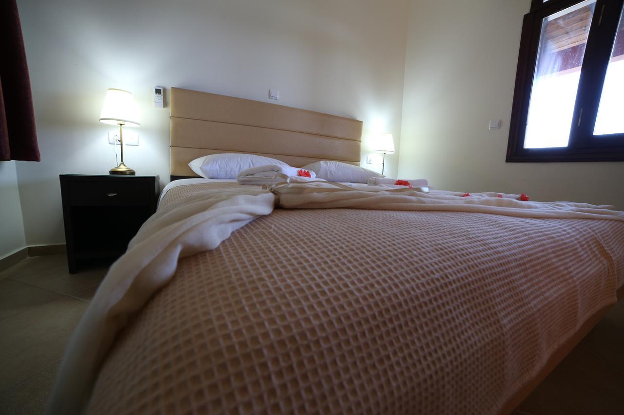 Ionion Fos Aparthotel Nikiana Bagian luar foto