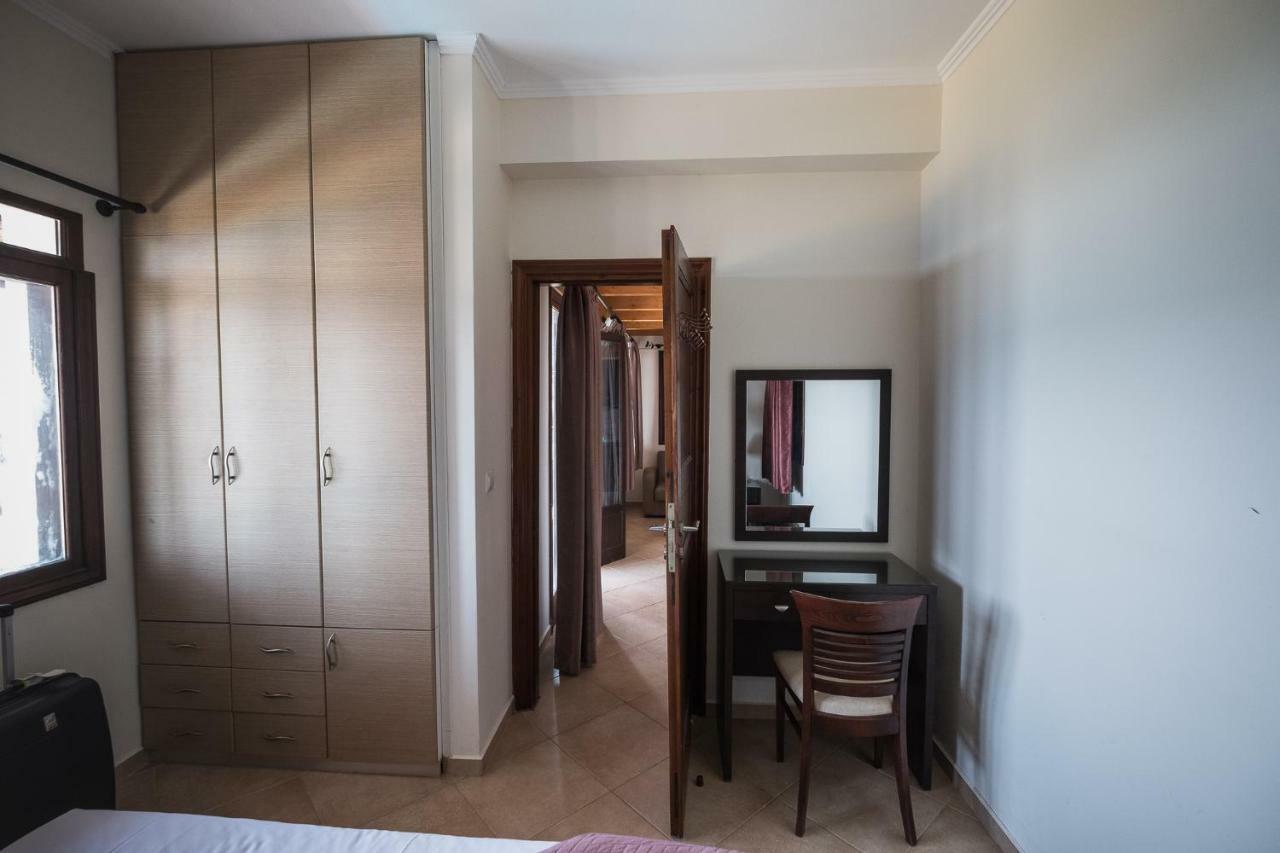 Ionion Fos Aparthotel Nikiana Bagian luar foto