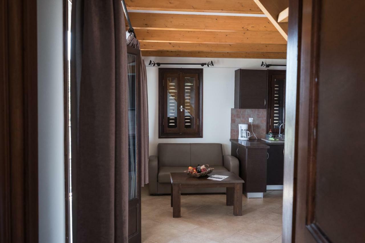 Ionion Fos Aparthotel Nikiana Bagian luar foto