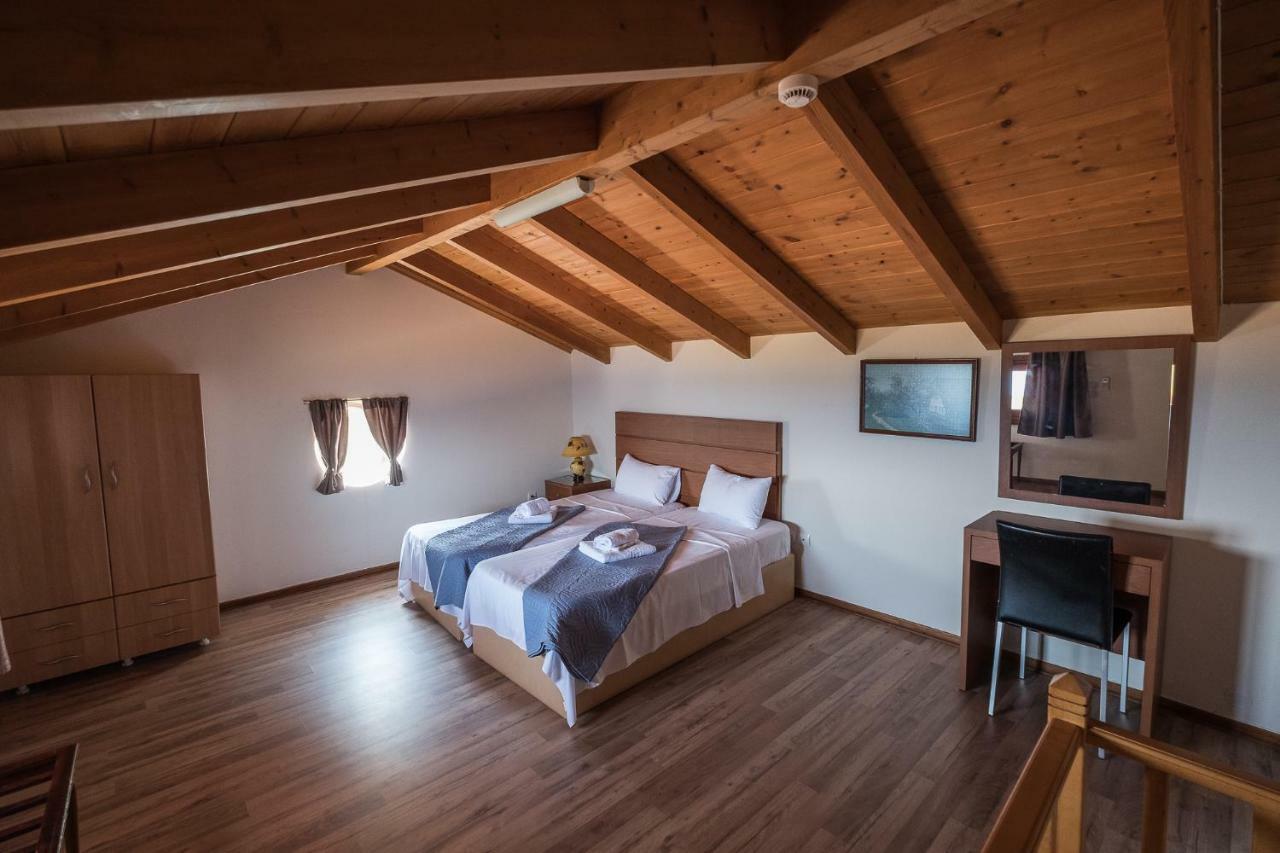 Ionion Fos Aparthotel Nikiana Bagian luar foto